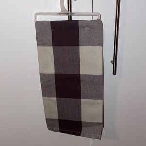 Tan/brown checkered kitchen towel